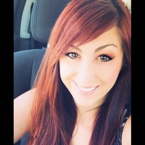 Meet your Posher, Lauren